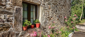 Casa rural 'Madreselva' con vistas a la montaña, piscina privada y Wi-Fi