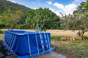 Outdoor spa tub - Country House 'Madreselva' with Mountain Views, Private Pool and Wi-Fi (Navelgas)