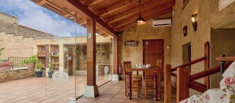 Country House 'Casa Vega Del Esla' with Private Pool, Wi-Fi and Air Conditioning