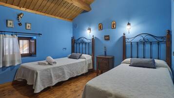 4 quartos, Wi-Fi de cortesia, roupa de cama