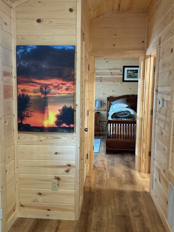 1 bedroom, bed sheets