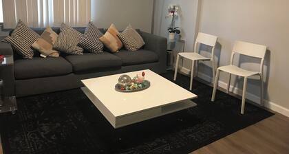 30 mins to Times square, Beautiful spacious apt in Queens