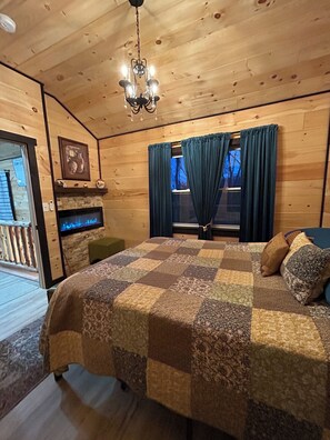 2 soverom, strykejern/-brett, wi-fi og sengetøy