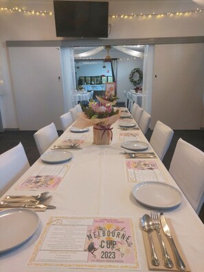 Dining - Mount Elephant Hotel Motel (Derrinallum)