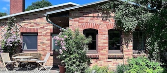 Landhäuschen Danneborth - Country cottage Danneborth: Detached vacation home with