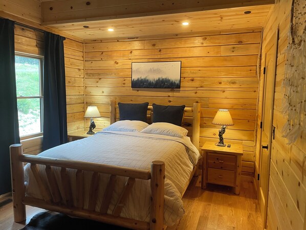 5 chambres, coffres-forts dans les chambres, bureau