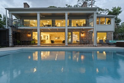 Three Oaks Manor Pool Riverfront Weddings/Events