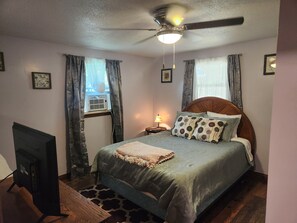 1 bedroom, desk, iron/ironing board, free WiFi