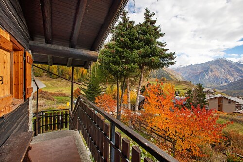 Apartment 'Piccolo Paradiso' with Mountain View, Private Garden and Wi-Fi