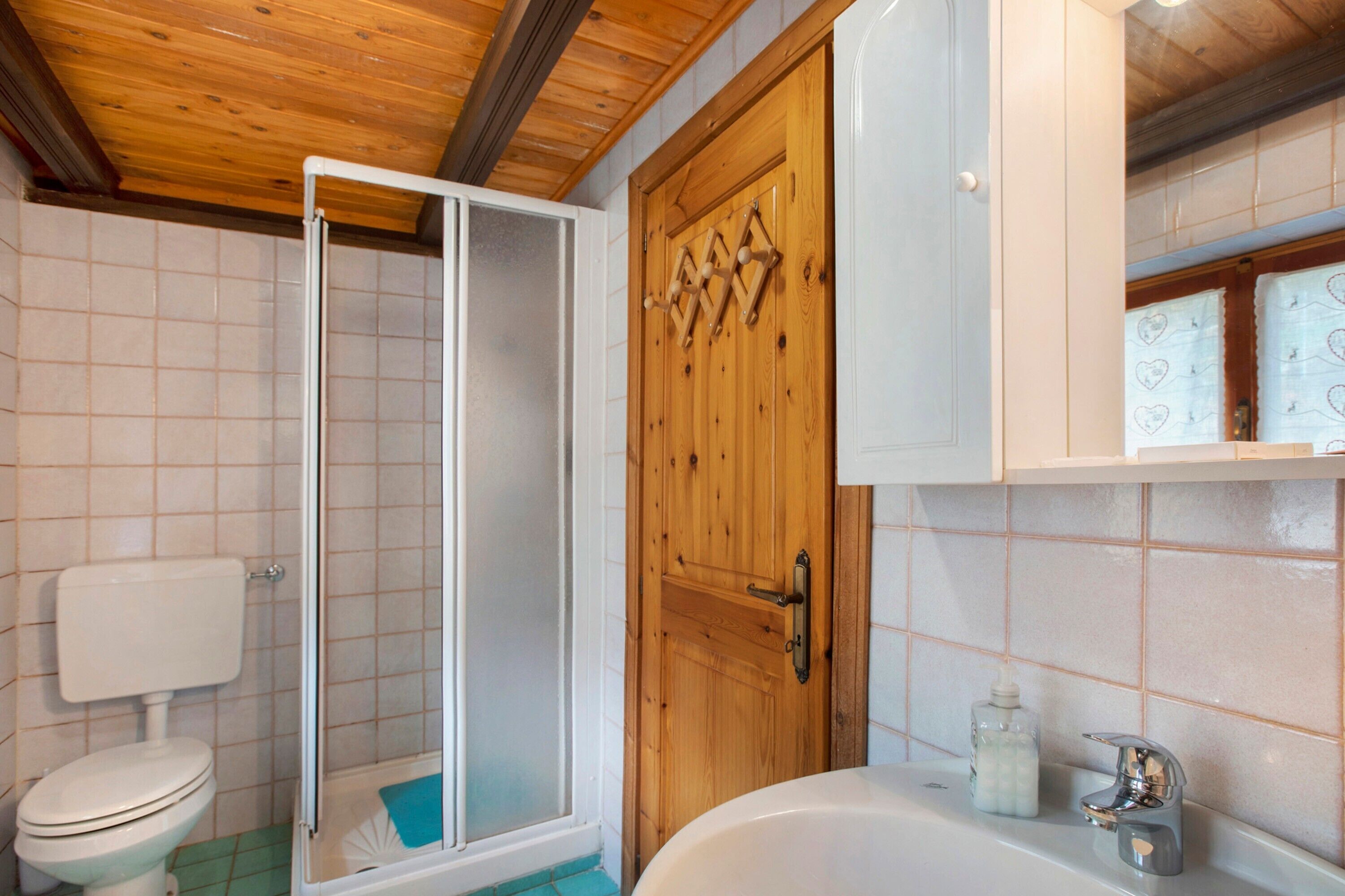 Bruser, hårtørrer, håndklæder