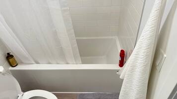 City Condo, 1 Queen Bed, Kitchen | Bathroom