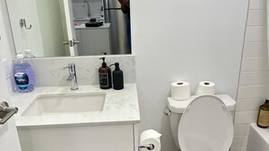 City-Apartment, 1 Queen-Bett, Küche | Badezimmerausstattung