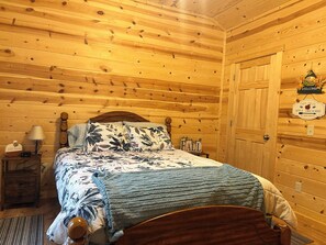 1 bedroom, bed sheets - Spring Retreat, Personal Grill, Pet Friendly (Licking)