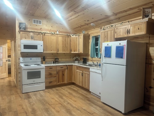 Holiday Haven, Personal Grill, Pet Friendly