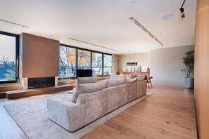 Living area - Luxury 3+ BR Penthouse Near Jean-Talon Market (Montréal)