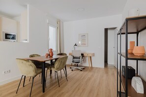 Dining - Perfect Malasaña 1BR w/ Elevator, Washer & A/C, by Blueground (Madrid)