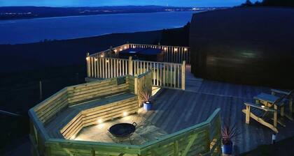 Seaview Cabin Sleeps 2 -Hot Tub -Smart Tv -Parking