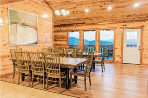 Dining - Fabulous Mountain views,4-bedroom cabin, Indoor Heated Pool, Hot Tub, Media Room (Sevierville)