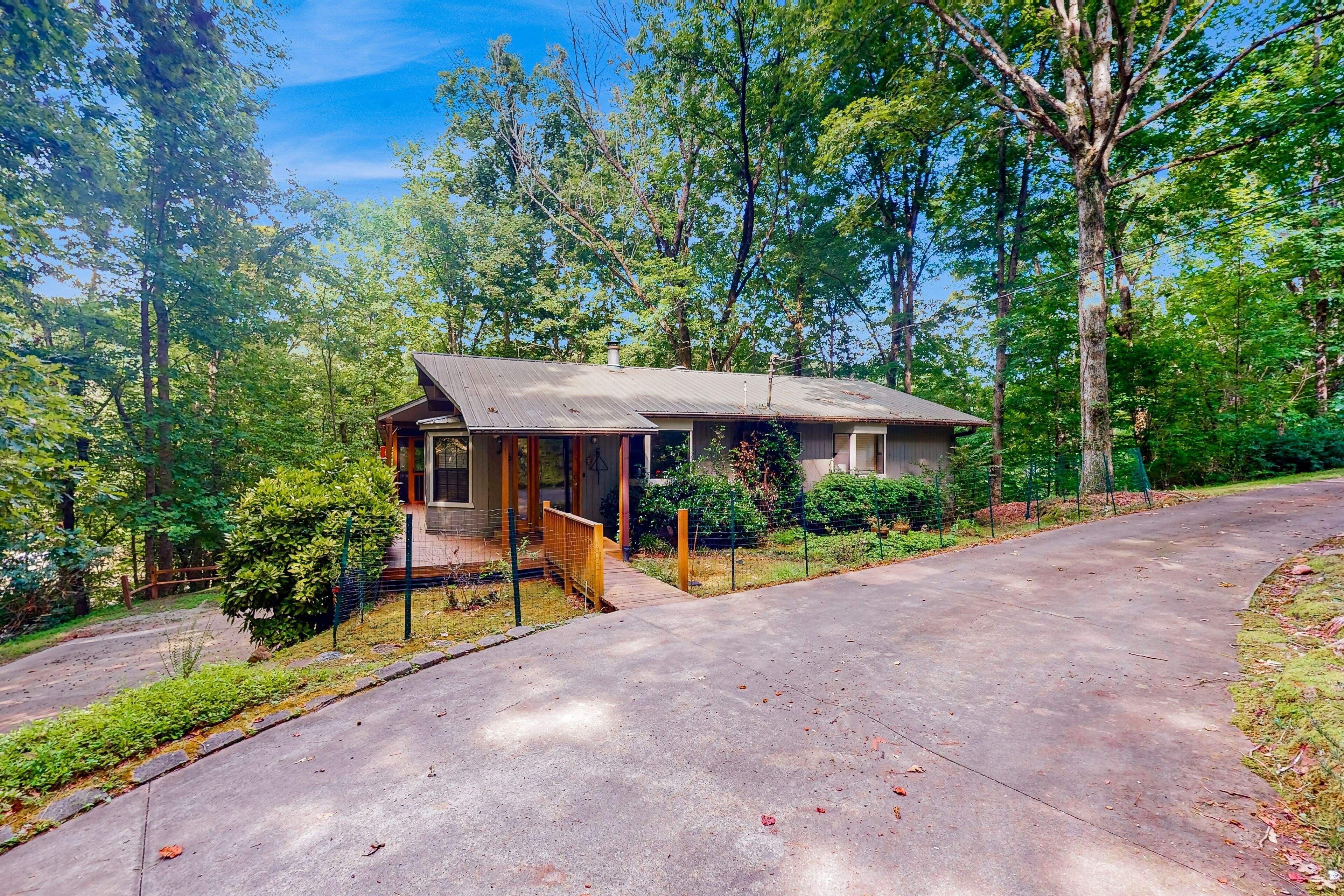 Charming cabin with serene water views & wood-burning fireplace