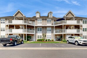 Exterior - Charming condo with nearby golf, outdoor pool & close to the beach (Ocean View)