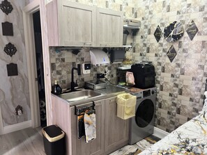 Interior - Carmel’s Cozy Luxury Casita in charming North Las Vegas with AC (North Las Vegas)