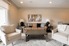 TV - Tiger's Den in the Heart of Downtown!! (Auburn)