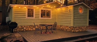 New! Cute 2-bedroom cottage in quaint Northport