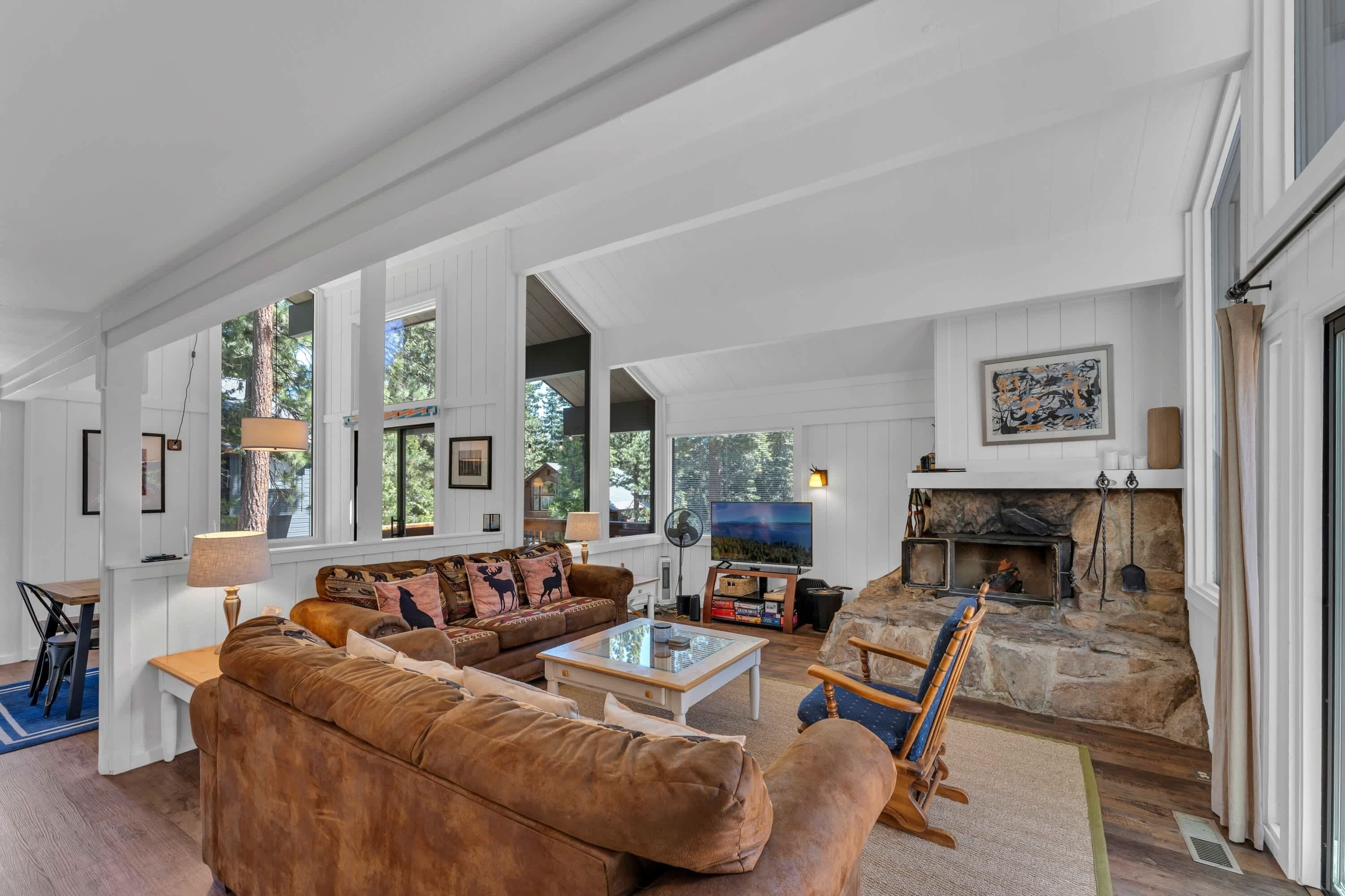 Téléviseur, foyer, bureau