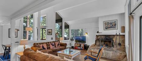 TV, fireplace, offices