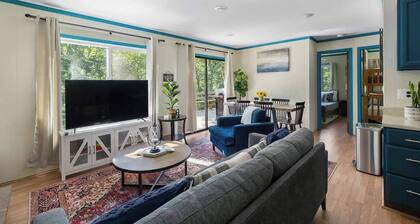 Cabin w/hot tub & deck grill