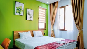 Superior Double Room, City View | Peti besi dalam bilik, meja, ruang kerja komputer riba, Wi-fi percuma