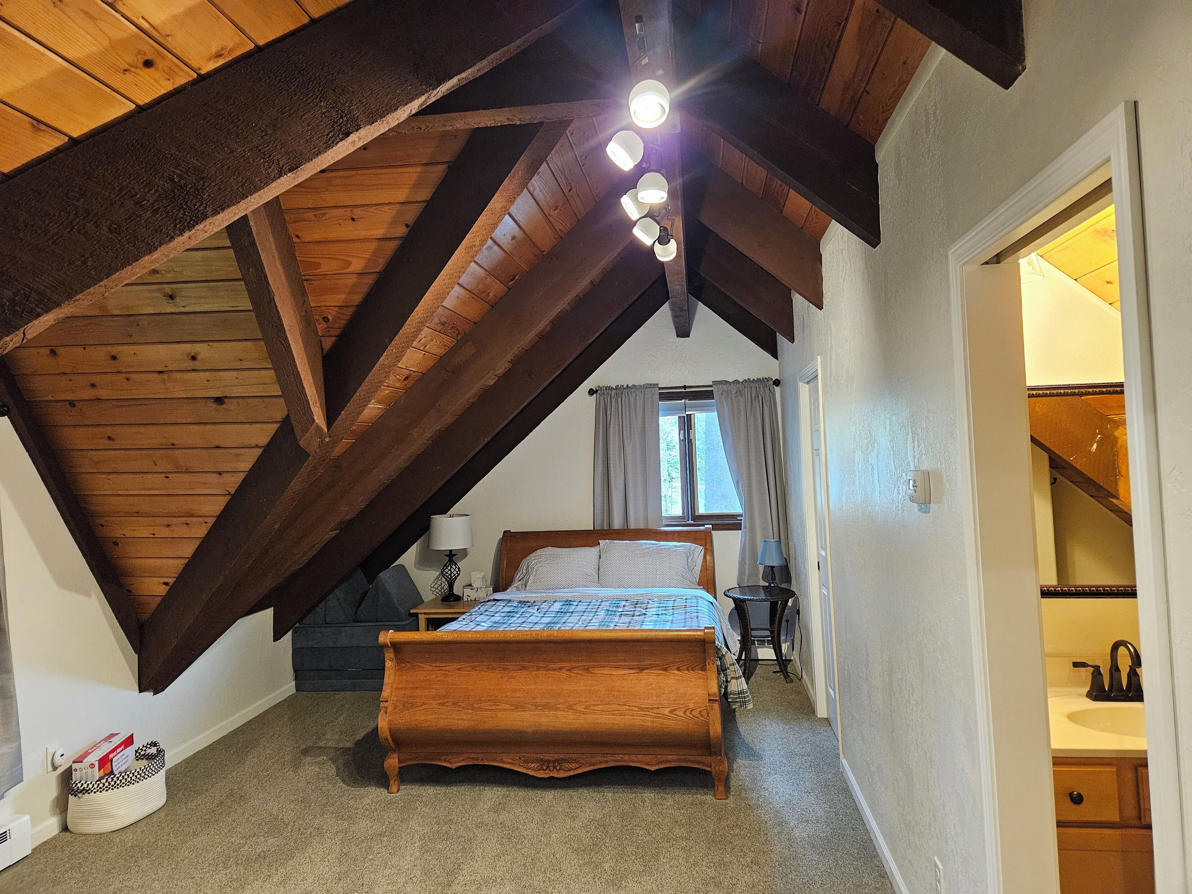 2 Schlafzimmer, Reisekinderbett, kostenloses WLAN, Bettwäsche