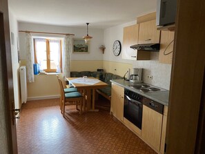 Kühlschrank, Ofen, Herdplatte, Geschirrspüler