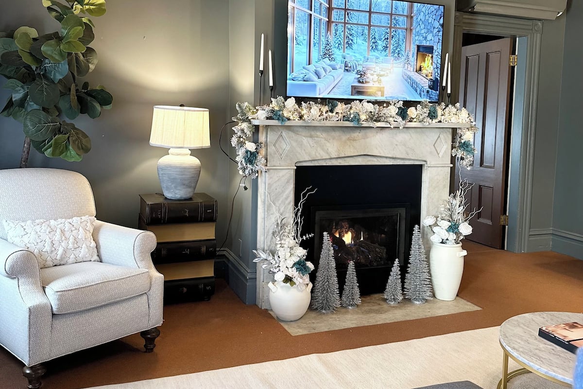 Appartement Signature, 1 chambre, vue jardin | Salle de séjour | Télévision LED