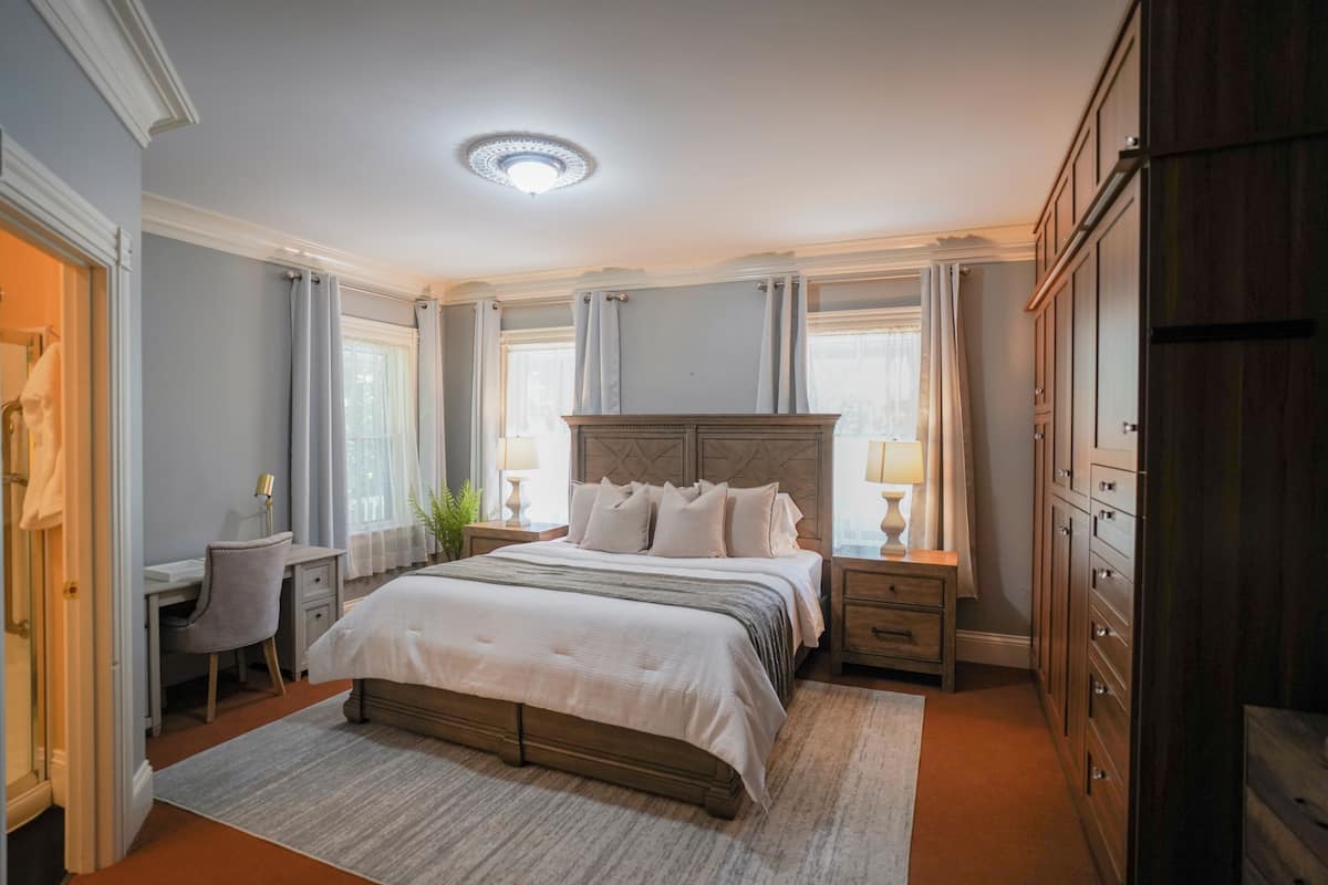 Signature Apartment, 1 Bedroom, Garden View | 2 bedrooms, Egyptian cotton sheets, premium bedding, in-room safe