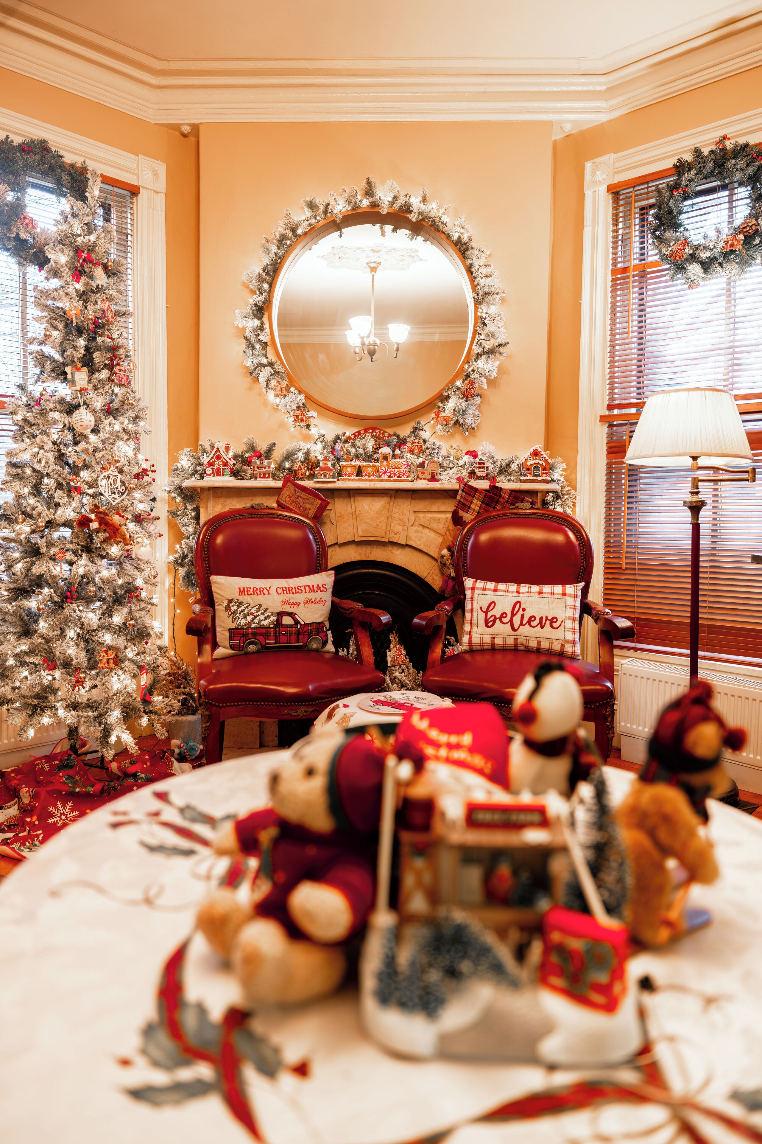 Microwave, coffee/tea maker, electric kettle, toaster