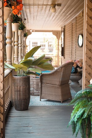 Porch - The Underwood-Hale House (Providence)