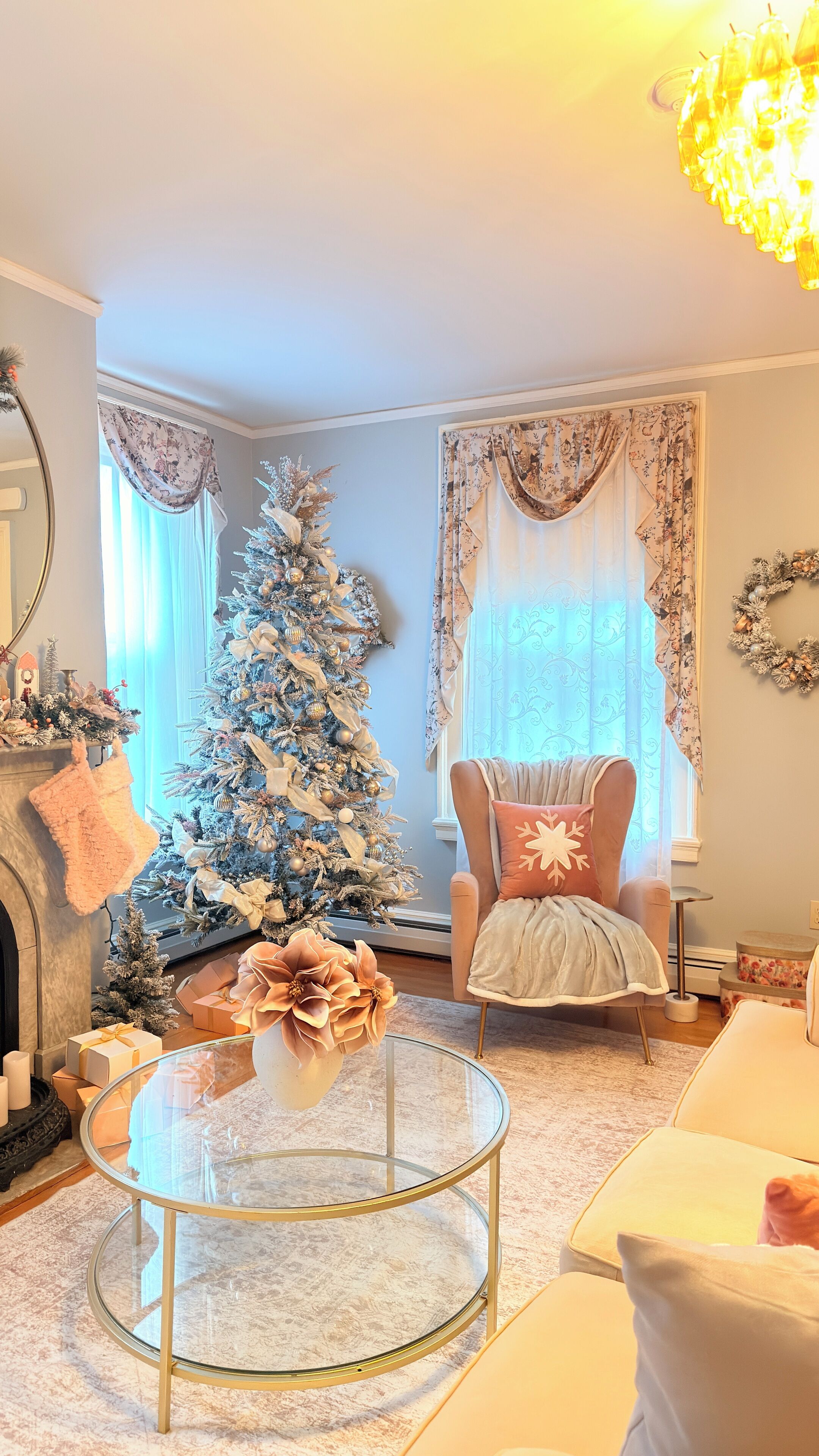 Apartamento elite, vista para o jardim | Área de estar | TV LED