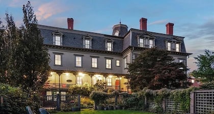The Underwood-Hale House