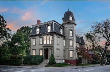 The Underwood-Hale House