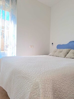 3 bedrooms, iron/ironing board, travel cot, WiFi