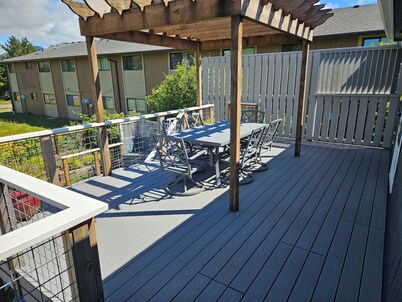 3 Bedroom Beach Oasis - HOT TUB - Pet Friendly