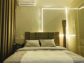 ملاءات من القطن المصري وأغطية فراش متميزة وألحفة محشوة بالريش