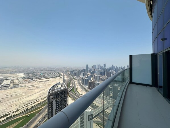 Apartment | 1 bedroom - Manzil - 1BR Paramount Top-floor Luxury Living (Dubai)