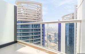 Apartment | 1 bedroom - Manzil - 1BR Paramount Top-floor Retreat (Dubai)