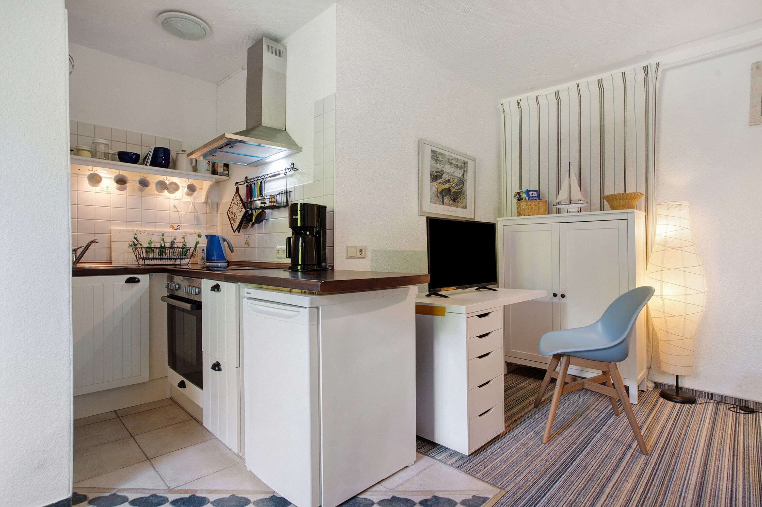 Refrigerador, horno, placa de cocina, cafetera/tetera