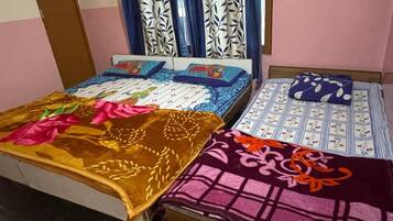 Free WiFi, bed sheets