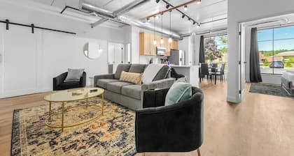2Bed/2Bath Eastside One Condo Unit 103