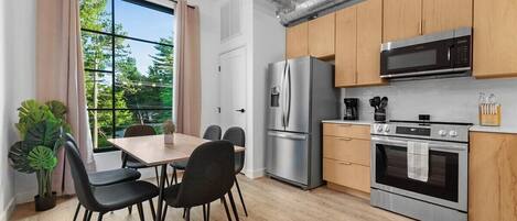 Fridge, microwave, oven, stovetop