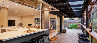 Galene Getaway Walk to Beach, Pool & Fire